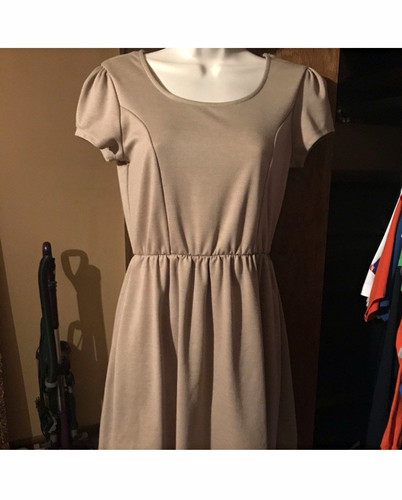 Body central beige solid scoop - central,